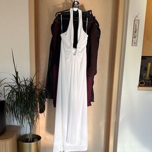 NWT Plunge White Halter Dress - XL